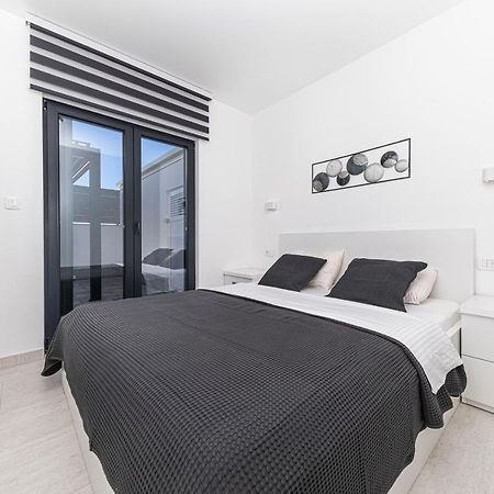 Luxury Apartment Pia With Swimming Pool And Grill Traù Esterno foto