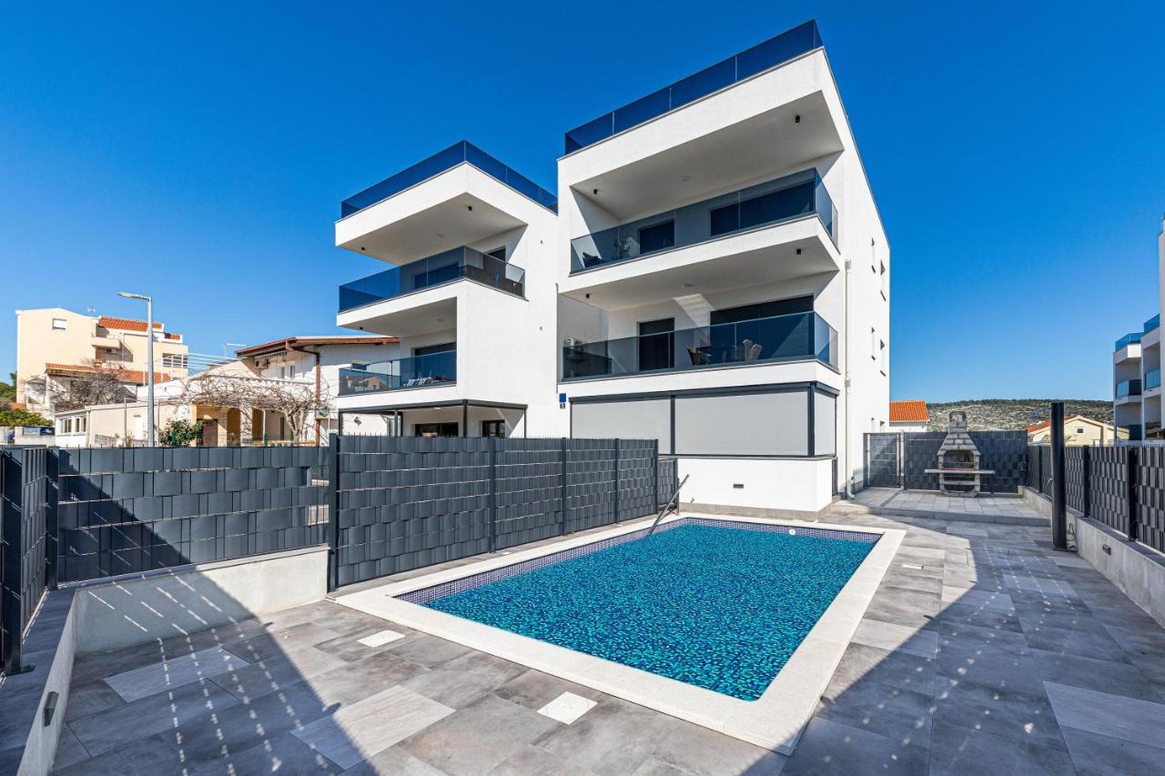 Luxury Apartment Pia With Swimming Pool And Grill Traù Esterno foto
