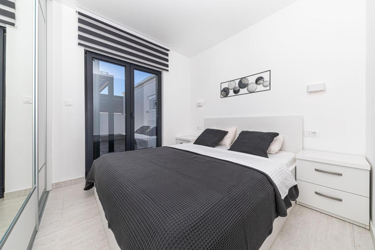 Luxury Apartment Pia With Swimming Pool And Grill Traù Esterno foto