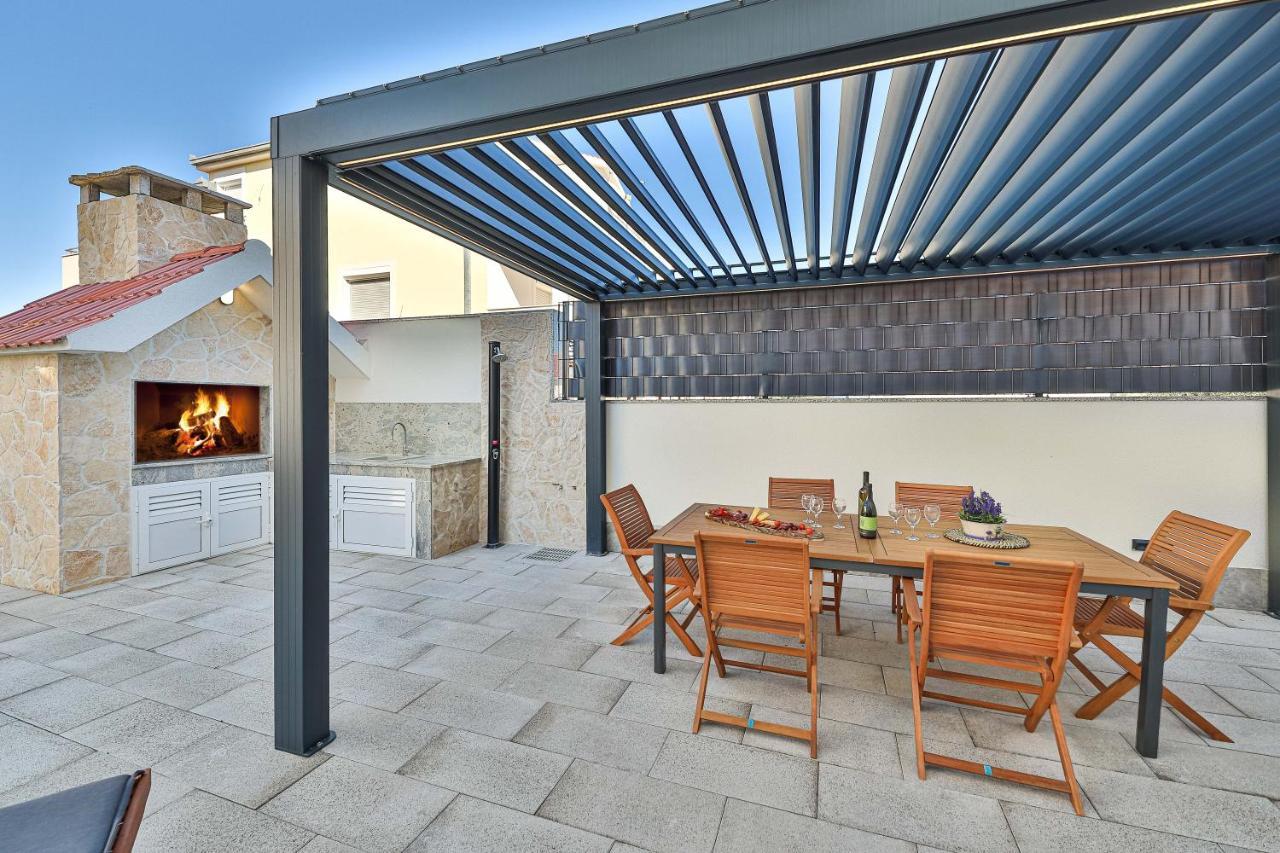 Luxury Apartment Pia With Swimming Pool And Grill Traù Esterno foto