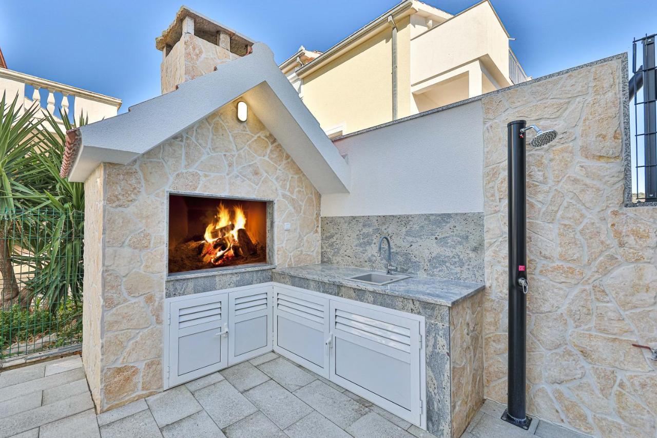 Luxury Apartment Pia With Swimming Pool And Grill Traù Esterno foto